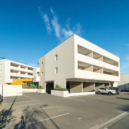 Villa In With Shared Pool Sérignan